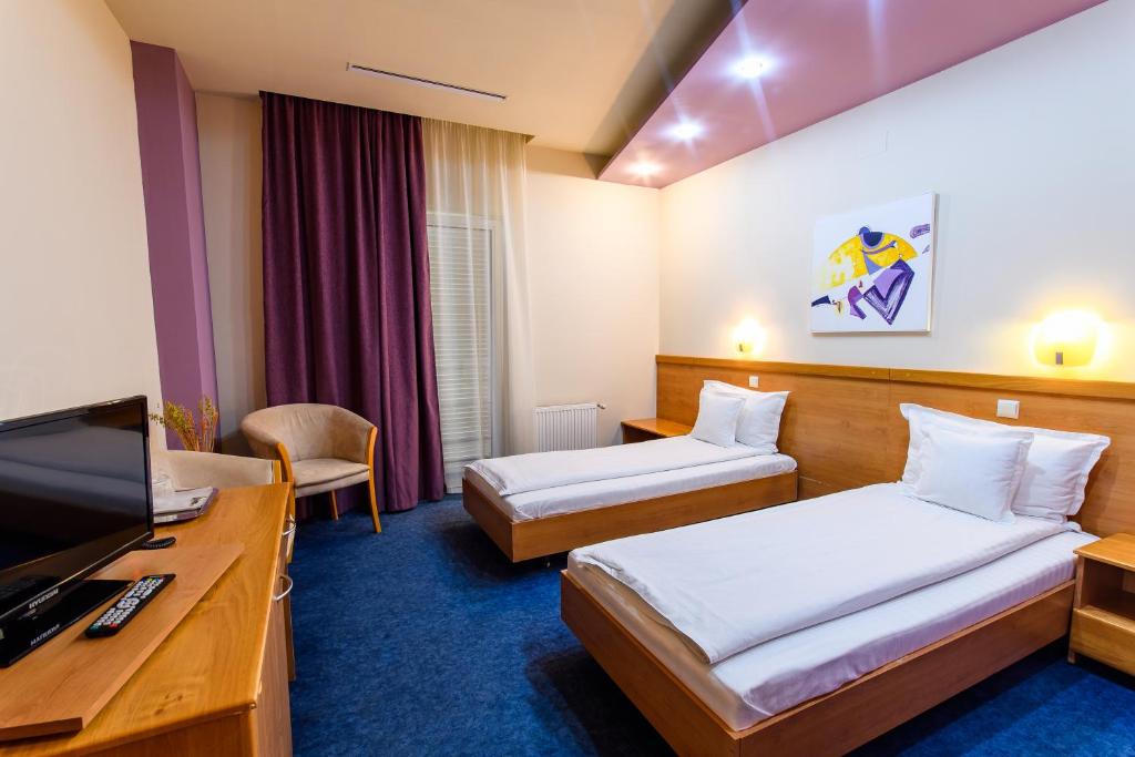 Двухместный (Двухместный номер с 1 кроватью или 2 отдельными кроватями) отеля Hotel Torontal, Тимишоара