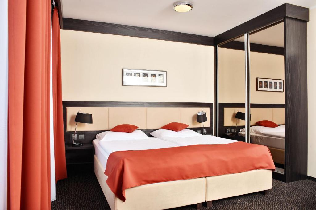 Двухместный (Двухместный номер бизнес-класса с 1 кроватью или 2 отдельными кроватями) отеля Lifestyle, Прага