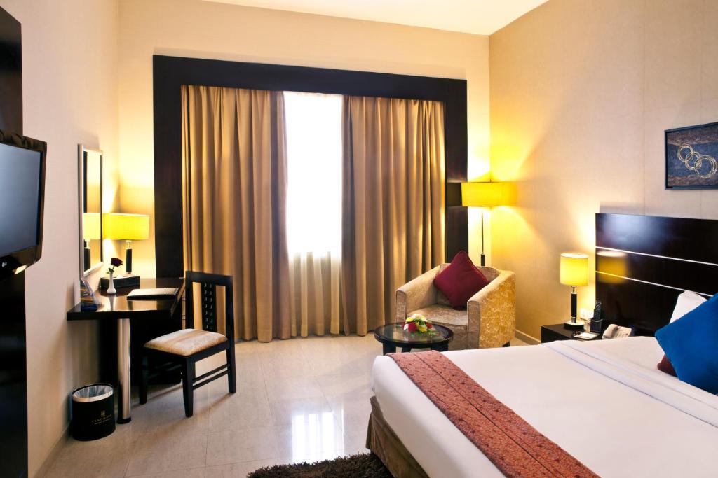 Двухместный (Классический двухместный номер с 1 кроватью) отеля Landmark Riqqa Hotel, Дубай