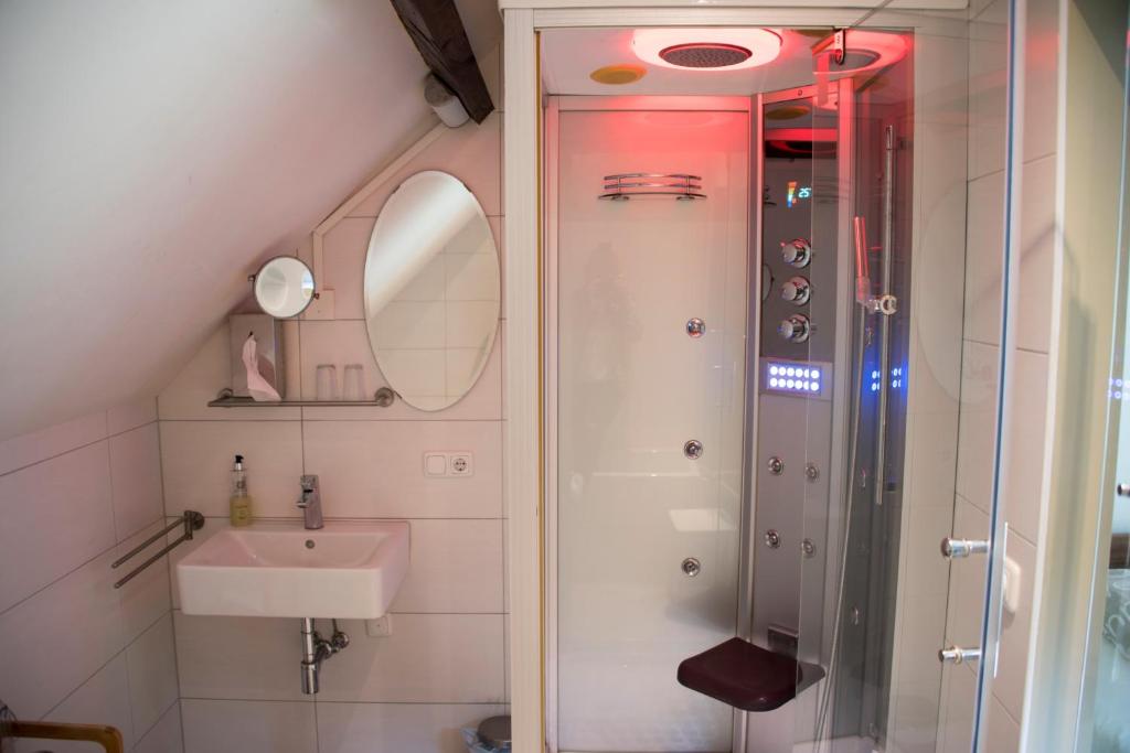 Двухместный (Двухместный номер Делюкс с 2 отдельными кроватями, гидромассажной ванной и паровым душем) отеля B & B Leudal, Венло