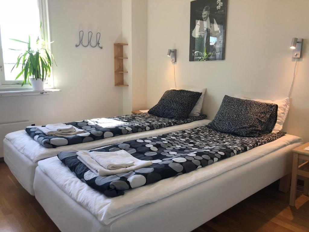 Двухместный (Двухместный номер с 2 отдельными кроватями и общей ванной комнатой) отеля Sven Fredriksson Bed & Breakfast, Норртелье