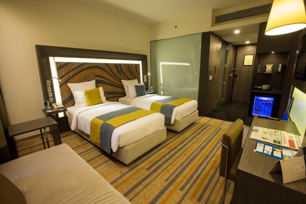 Двухместный (Superior Room Twin Size Bed with WIFI), Novotel Kolkata Hotel and Residences