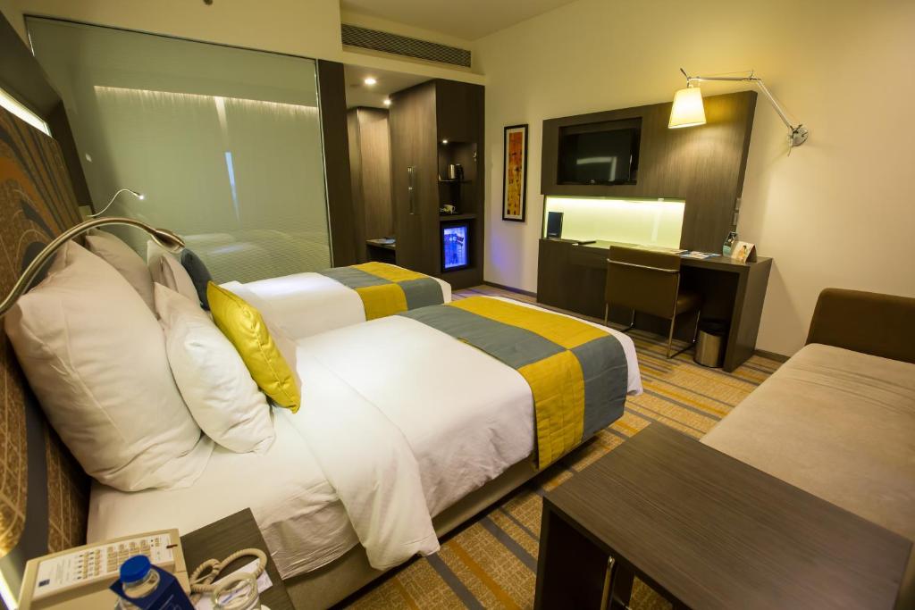 Двухместный (Superior Room Twin Size Bed with WIFI) отеля Novotel Kolkata Hotel and Residences, Калькутта