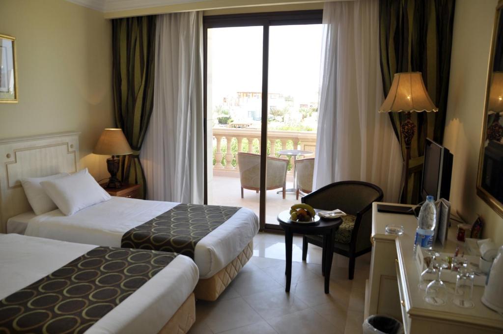 Двухместный (Улучшенный двухместный номер с 1 кроватью или 2 отдельными кроватями) курортного отеля IL Mercato Hotel & Spa, Шарм-эль-Шейх