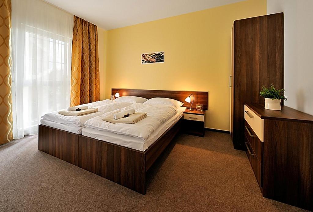 Трехместный (Апартаменты бизнес-класса (для 3 взрослых)) апартамента Melrose Apartments, Братислава
