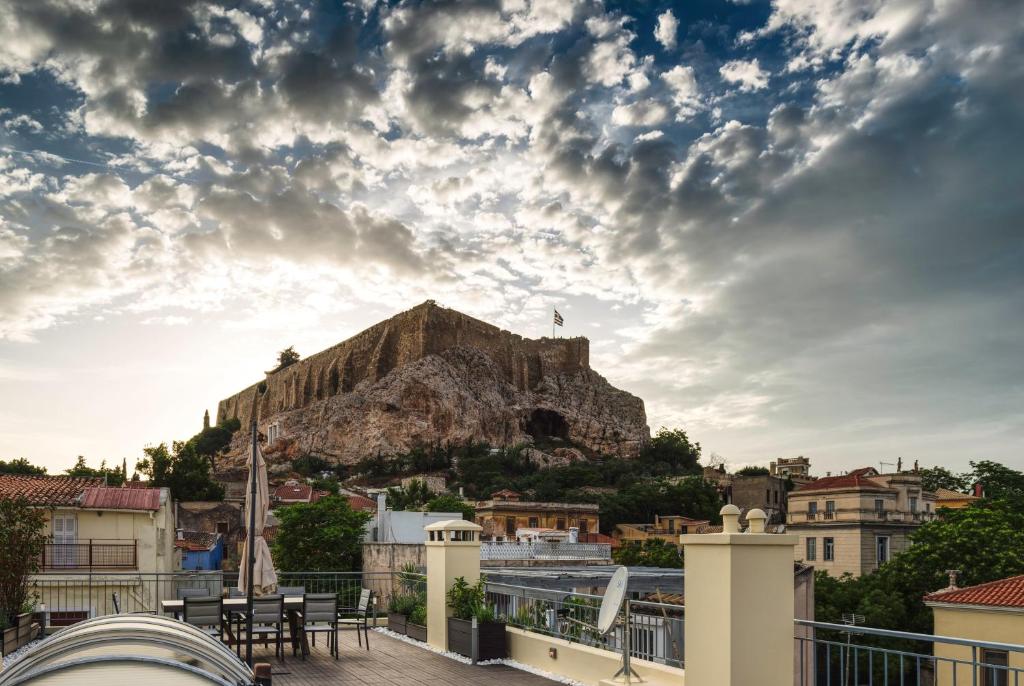 Вилла (Вилла), Plaka's Villa with Breathtaking Acropolis view