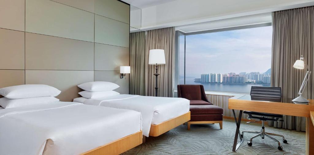 Двухместный (Двухместный номер с 2 отдельными кроватями и видом на гавань) курортного отеля Hyatt Regency Hong Kong, Sha Tin, Гонконг (город)