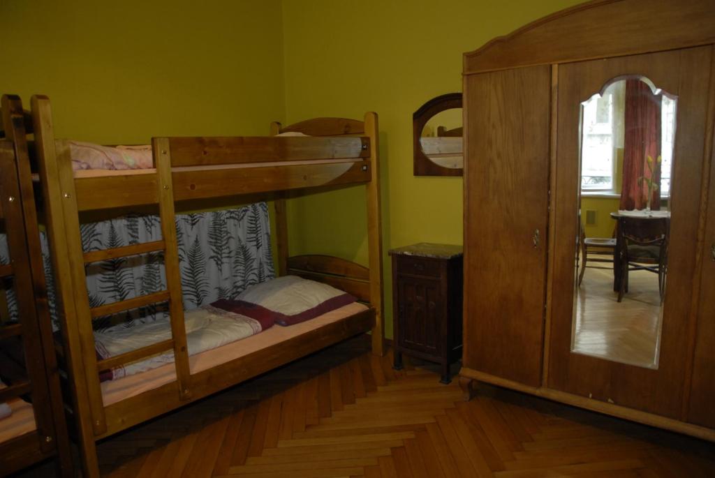 Номер (Кровать в общем 8-местном номере), Hostel Mleczarnia