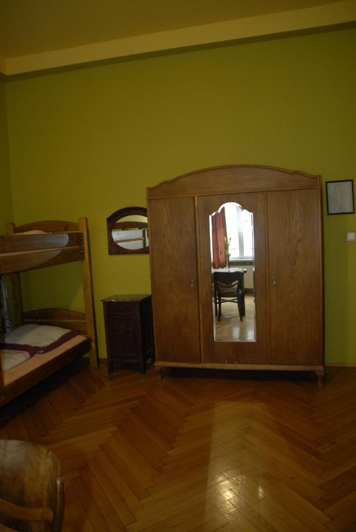 Номер (Кровать в общем 8-местном номере), Hostel Mleczarnia