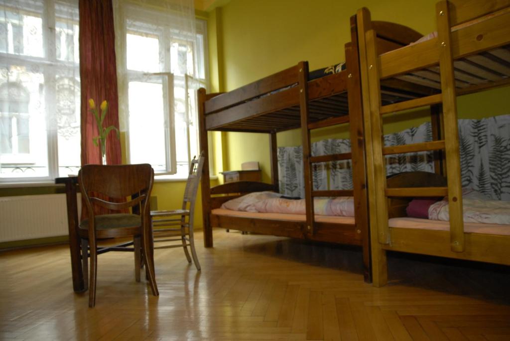 Номер (Кровать в общем 8-местном номере), Hostel Mleczarnia