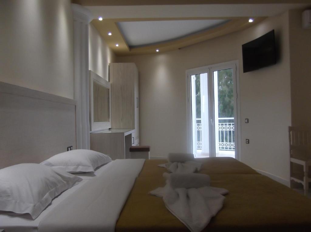 Сьюит (Суперлюкс с гидромассажной ванной) отеля Mariana Hotel, Лаганас