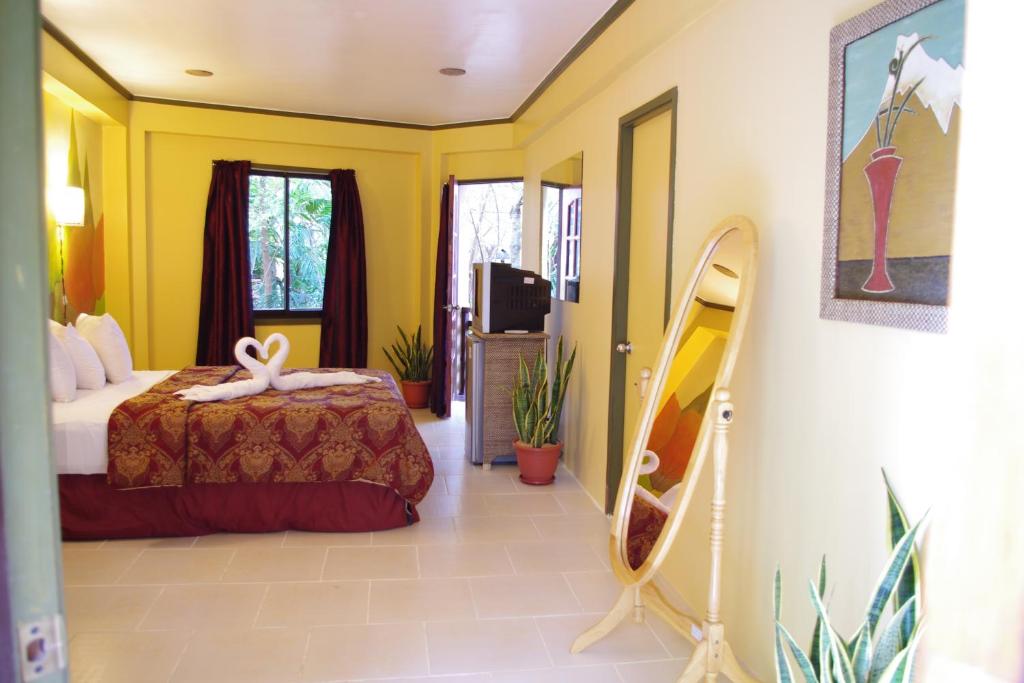 Одноместный (Улучшенный одноместный номер) курортного отеля Alta Cebu Resort, Мактан