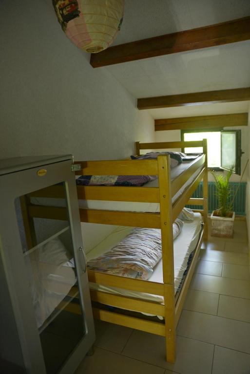 Двухместный (Небольшой двухместный номер с 2 отдельными кроватями) хостела Gerry `s Backpacker, Констанц (Боденское озеро)