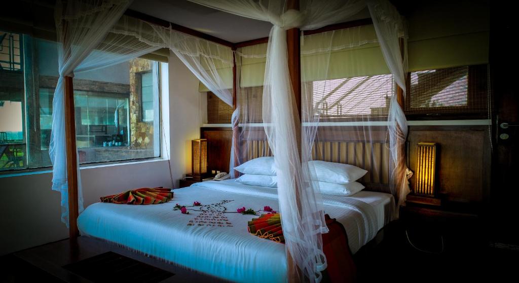 Вилла (Номер «Отдых в джунглях») курортного отеля Laya Safari Resort, Яла
