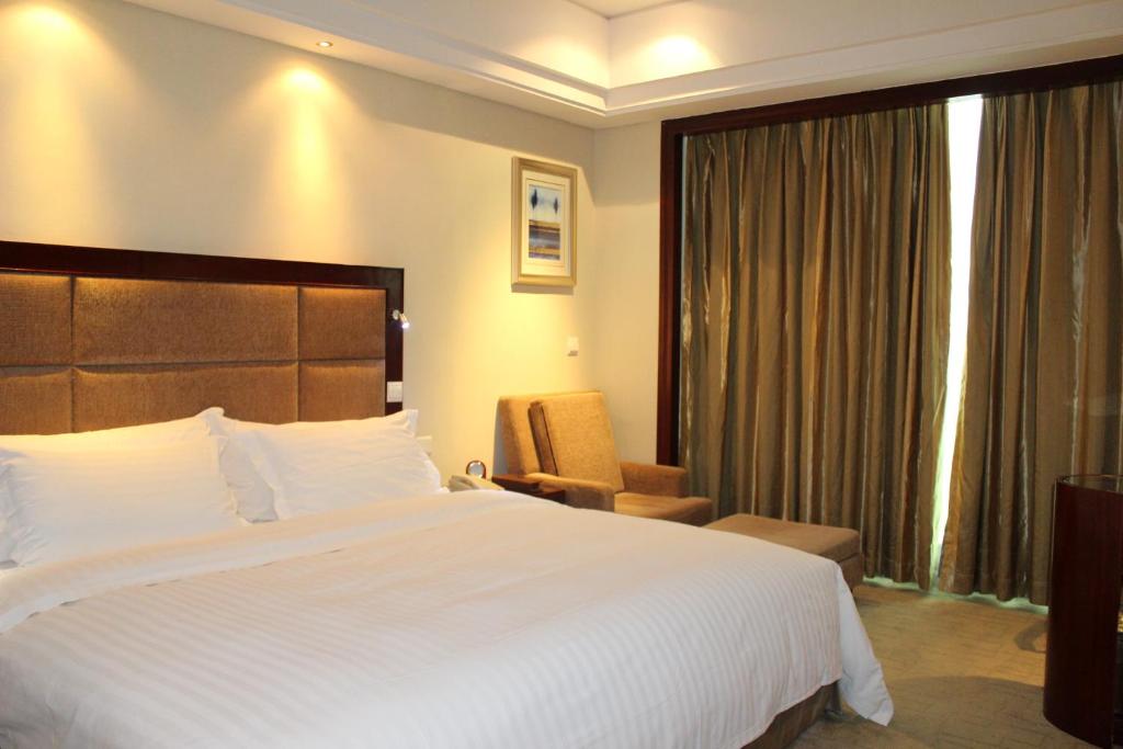 Двухместный (Номер бизнес-класса с кроватью размера «king-size») отеля Daysun International Hotel, Гуанчжоу