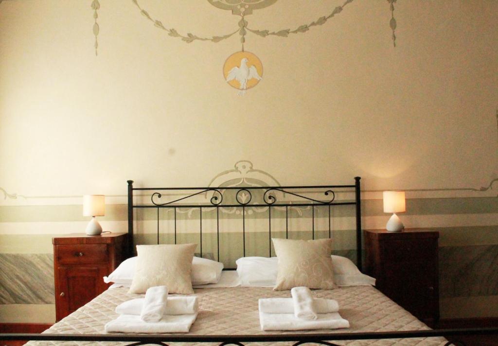 Двухместный (Двухместный номер с 1 кроватью и собственной ванной комнатой вне номера) гостевого дома B&B Corte dei Miracoli, Венеция