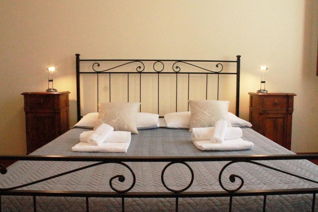 Двухместный (Двухместный номер с 1 кроватью, вид на канал) гостевого дома B&B Corte dei Miracoli, Венеция