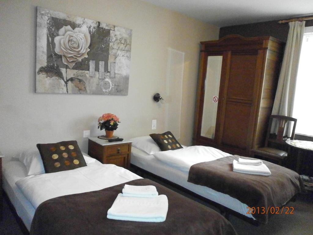 Двухместный (Стандартный двухместный номер с 2 отдельными кроватями) отеля Hotel Cobut, Динан