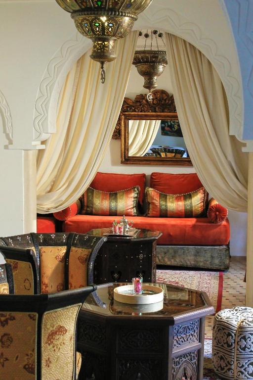 Четырехместный (Улучшенный четырехместный номер) отеля Demeures d'Orient Riad de Luxe & Spa, Марракеш