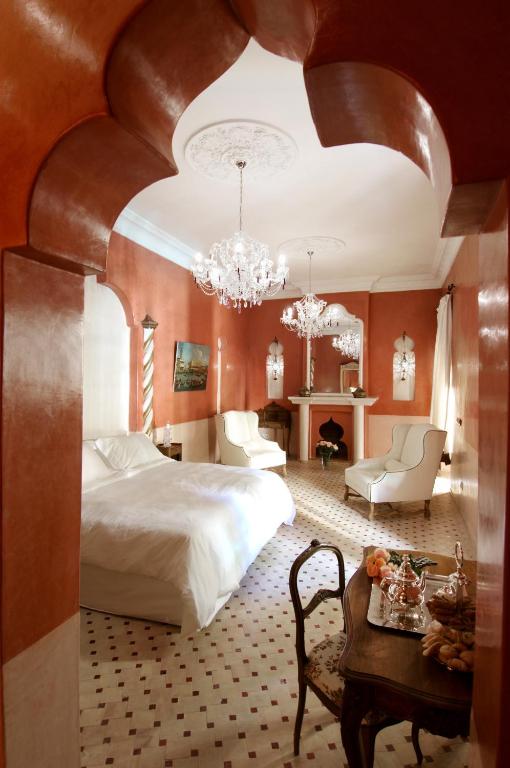 Двухместный (Двухместный номер Делюкс с 1 кроватью и ванной) отеля Demeures d'Orient Riad de Luxe & Spa, Марракеш