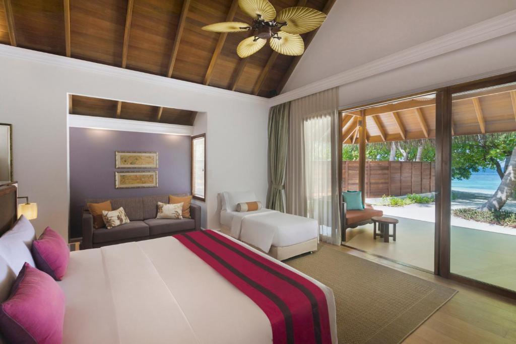 Двухместный (Вилла с 2 отдельными кроватями и видом на пляж) курортного отеля Dusit Thani Maldives, Мудду