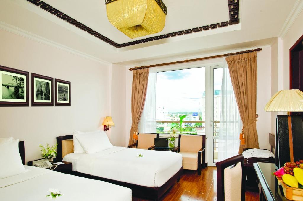 Двухместный (Двухместный номер с 2 отдельными кроватями и балконом) отеля Cherish Hue Hotel, Хюэ