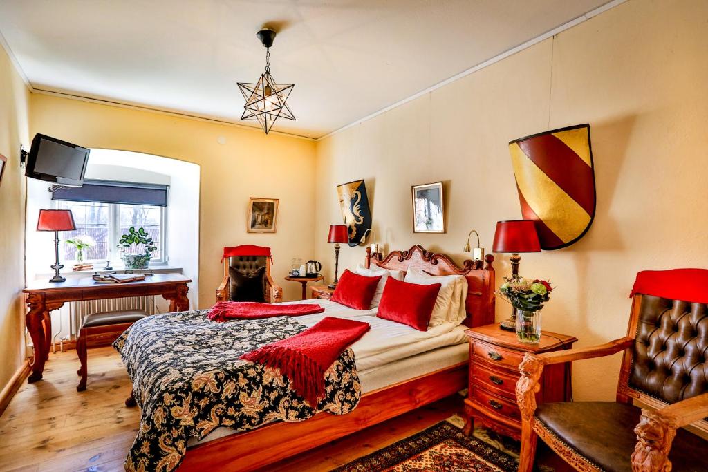 Двухместный (Улучшенный двухместный номер с 1 кроватью или 2 отдельными кроватями) отеля Vadstena Klosterhotell Konferens & Spa, Мутала