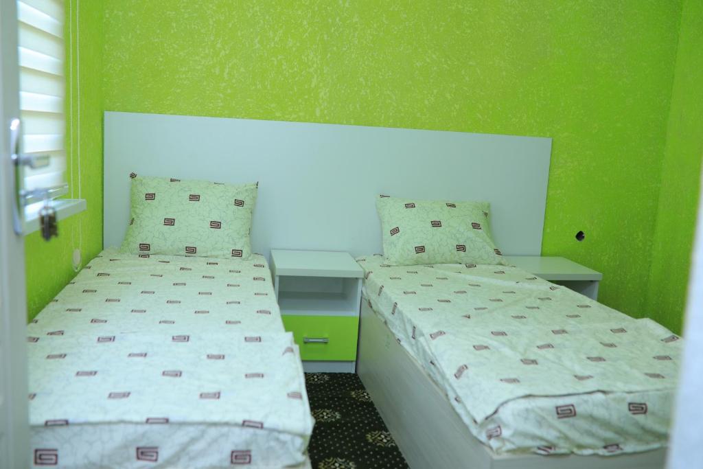 Двухместный (Двухместный номер с 1 кроватью или 2 отдельными кроватями и собственной ванной комнатой) хостела Doshan, Душанбе