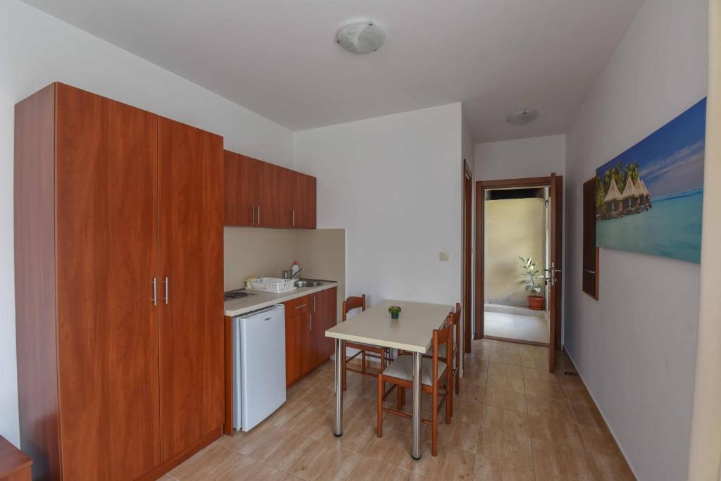 Студио (Стандартные апартаменты-студио с балконом), Studio Apartments 6 Palmi