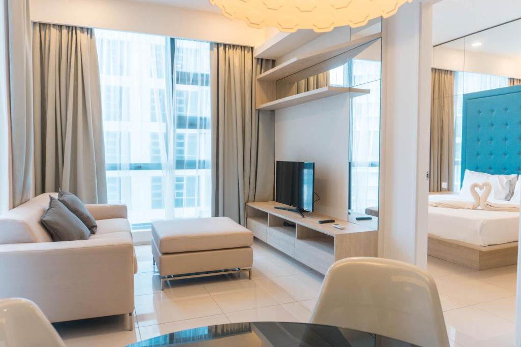 Сьюит (Представительский люкс с кроватью размера 