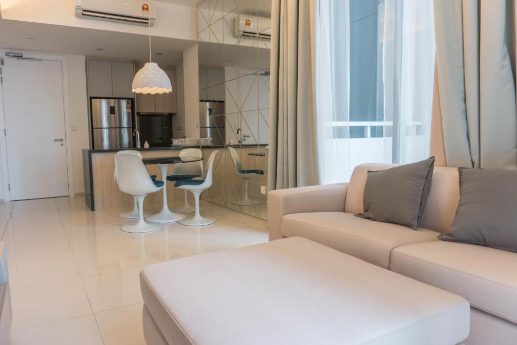 Сьюит (Представительский люкс с кроватью размера 