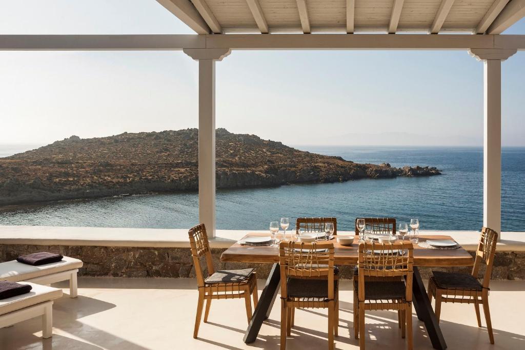 Сьюит (Номер «Семья и друзья» со стороны моря) апарт-отеля Casa Del Mar Mykonos Seaside Resort, Агиос-Иоаннис