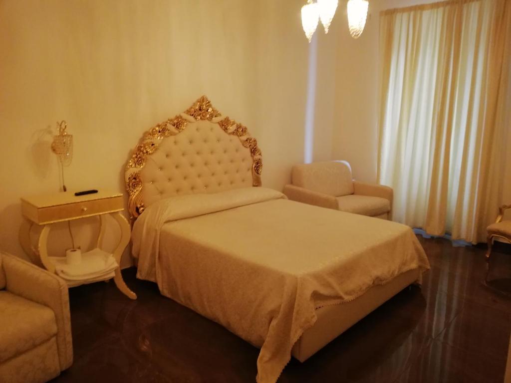 Четырехместный (Роскошный четырехместный номер), Stazione di Napoli Guest house Maria Francesca