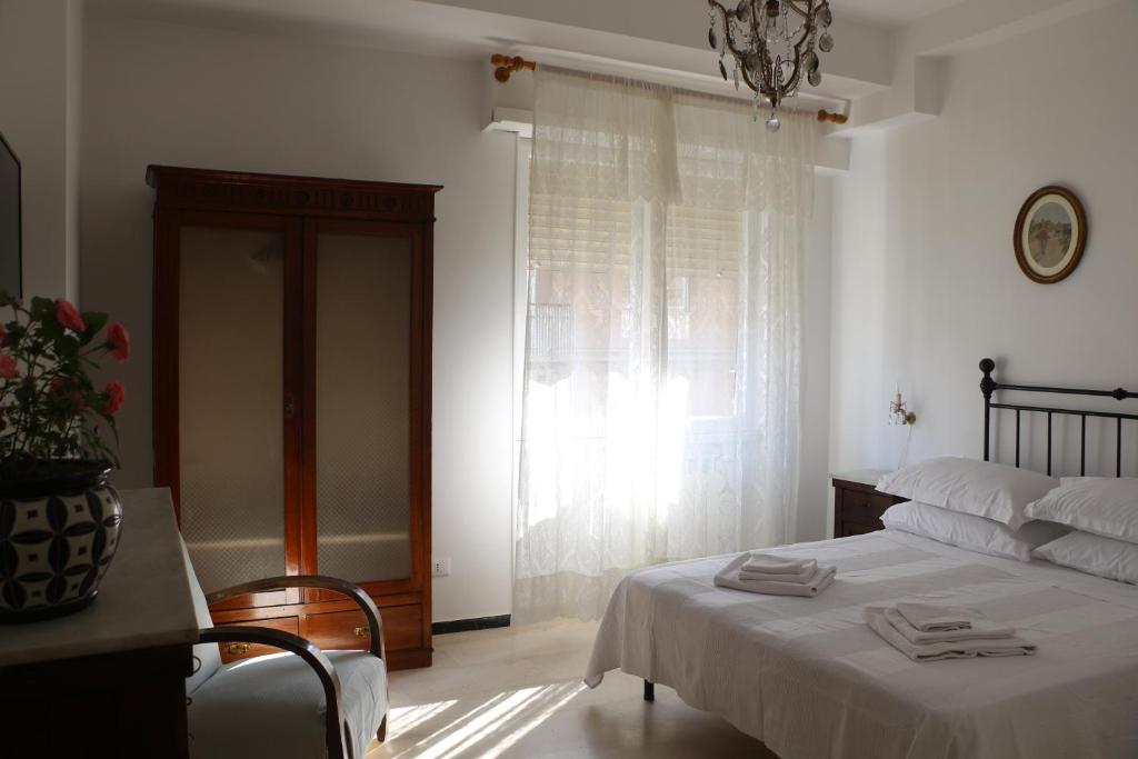 Двухместный (Двухместный номер с 1 кроватью и собственной ванной комнатой) отеля House In The Light B&B, Рим