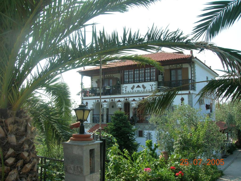 Студио (Номер-студио с видом на сад) апартамента Villa Karapataki, Скала-Рахониу