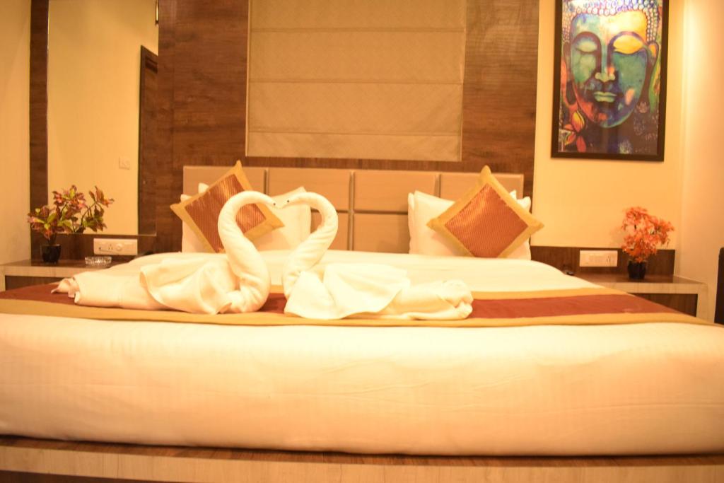Двухместный (Двухместный номер Делюкс с 1 кроватью) отеля Hotel Uday Palace, Варанаси