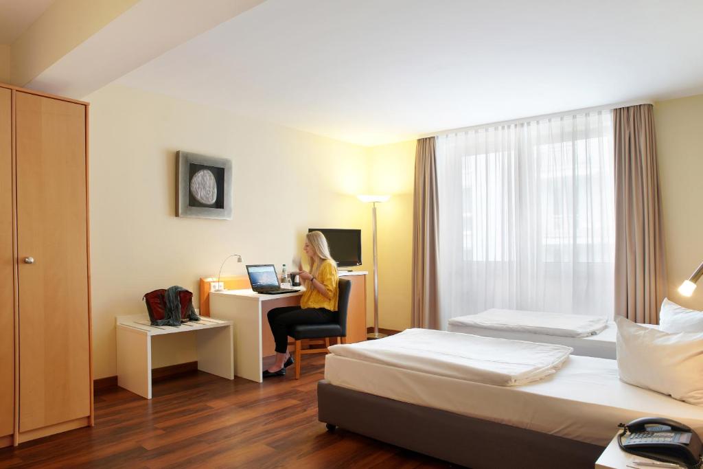 Двухместный (Двухместный номер бизнес-класса с 2 отдельными кроватями) отеля Best Western Macrander Hotel Dresden, Дрезден