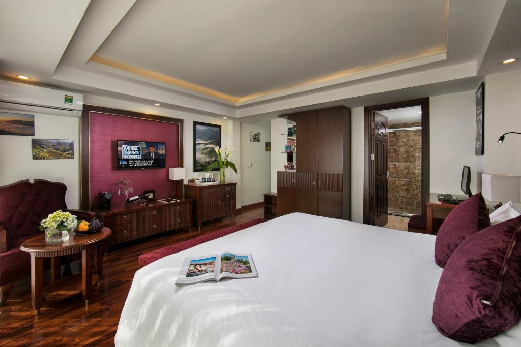 Двухместный (Представительский номер с видом на горы) отеля Sapa Paradise View Hotel, Сапа