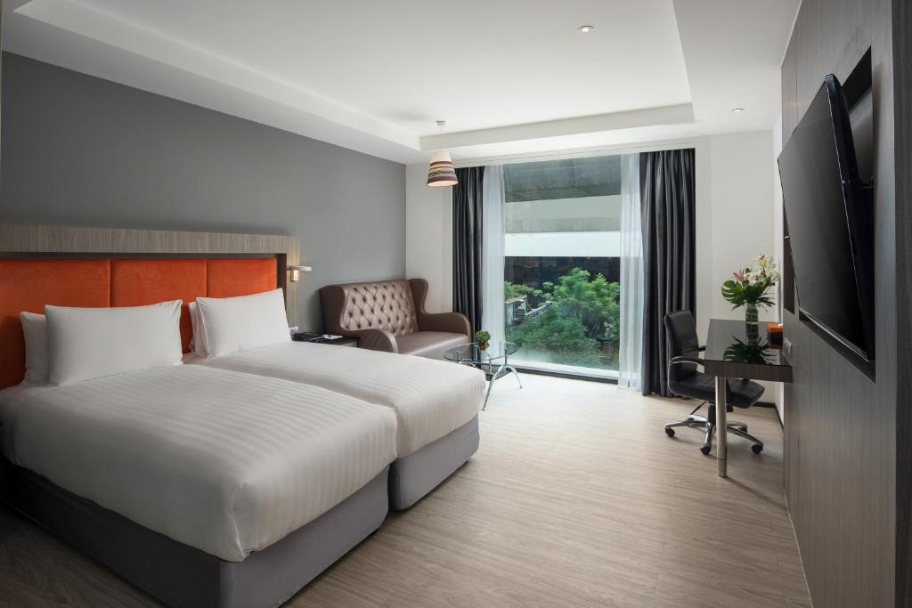 Двухместный (Двухместный номер «Гранд» Делюкс с 1 кроватью или 2 отдельными кроватями) отеля Grand 5 Hotel & Plaza Sukhumvit Bangkok, Бангкок
