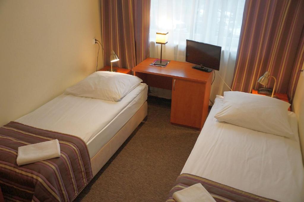 Двухместный (Двухместный номер с 2 отдельными кроватями) отеля Hotel BOSiR, Белосток