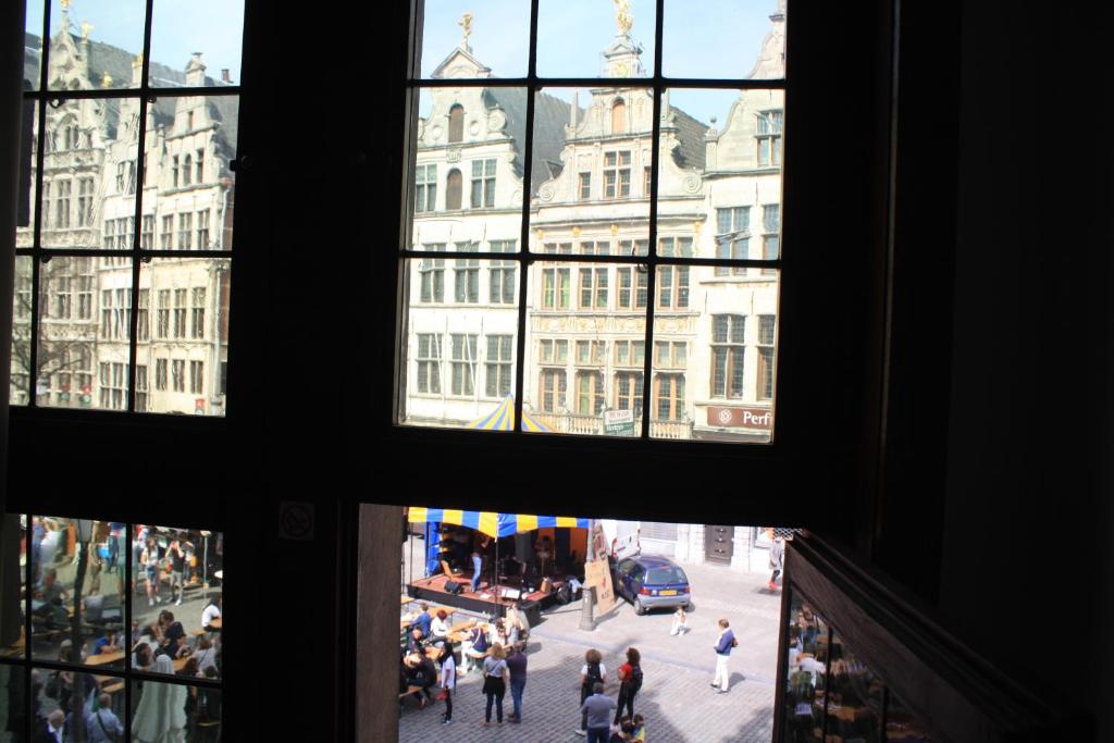 Номер (Общий номер для мужчин и женщин с 18 кроватями) хостела Antwerp City Hostel, Антверпен