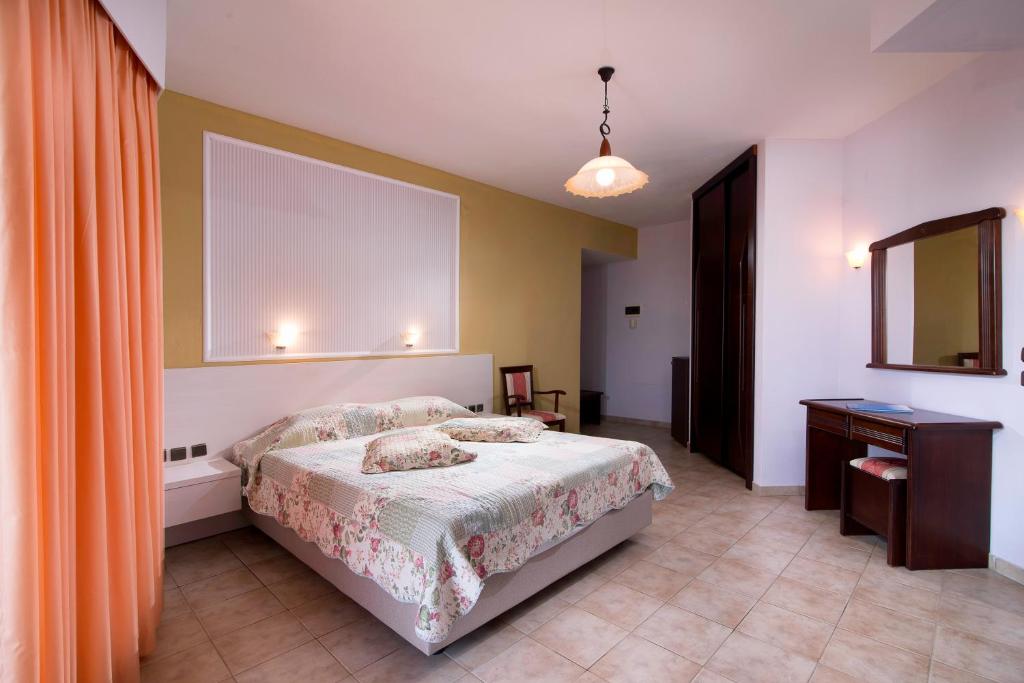 Двухместный (Стандартный двухместный номер с 1 кроватью (1 этаж)) отеля Ocean Beach Hotel, Скала-Потамиас