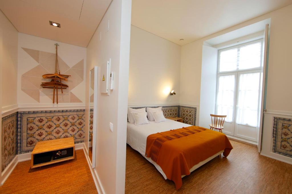 Двухместный (Улучшенный двухместный номер с 1 кроватью) гостевого дома Hall Chiado, Лиссабон