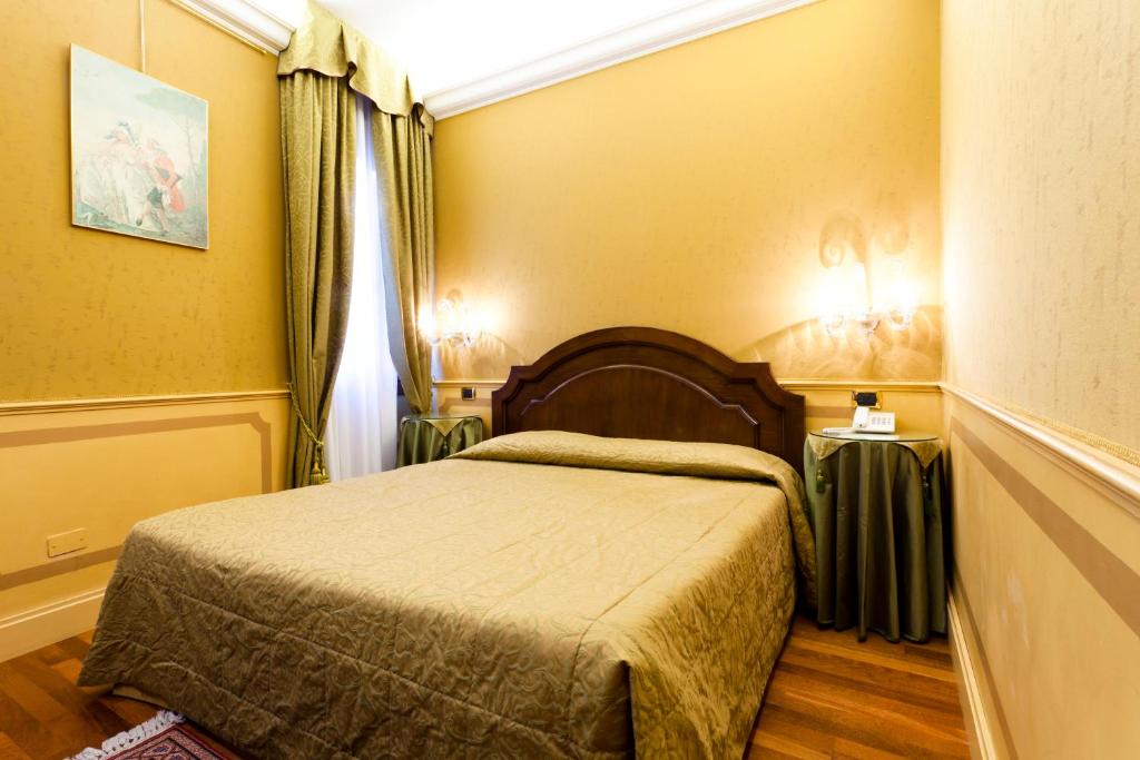 Двухместный (Классический двухместный номер с 1 кроватью или 2 отдельными кроватями) отеля Hotel Al Codega, Венеция