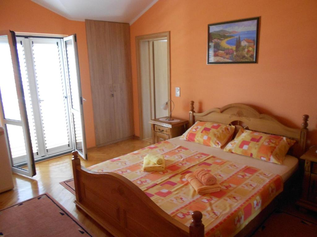 Двухместный (Двухместный номер с собственной ванной комнатой и балконом) гостевого дома Lorena Rooms, Рисан