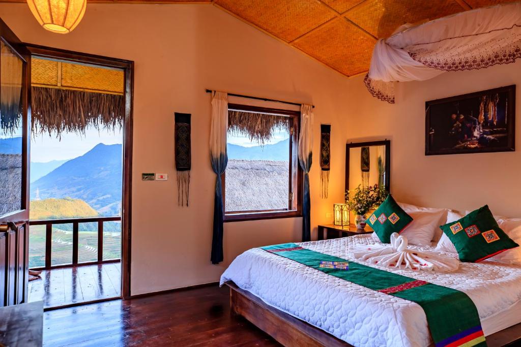 Номер (Бунгало Делюкс с видом на горы) отеля Sapa Eco-Home - Mountain Retreat, Сапа
