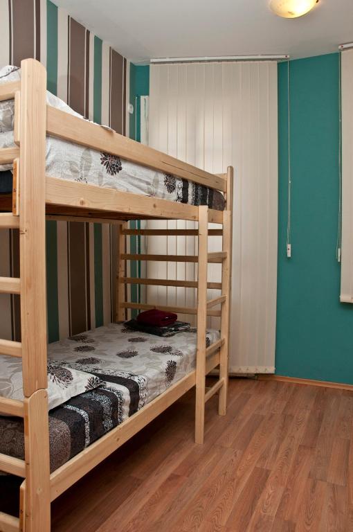 Номер (Односпальная кровать в общем номере с 6 кроватями) хостела Hostel Mostel Hub Rooms and Apartments, София