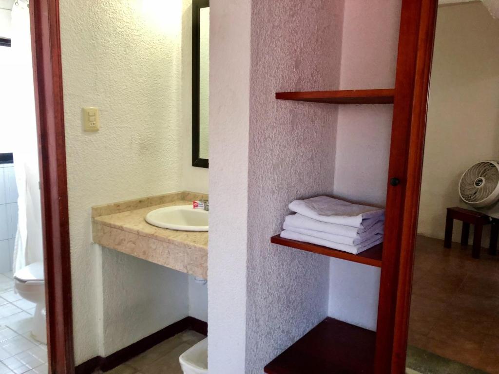 Двухместный (Стандартный номер с кроватью размера «king-size») отеля hotel roma, Оахака-де-Хуарес