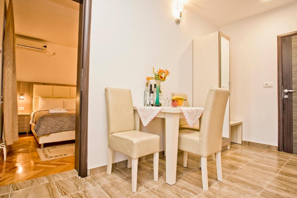 Студио (Номер-студио с террасой), Apartments Obala - Katić