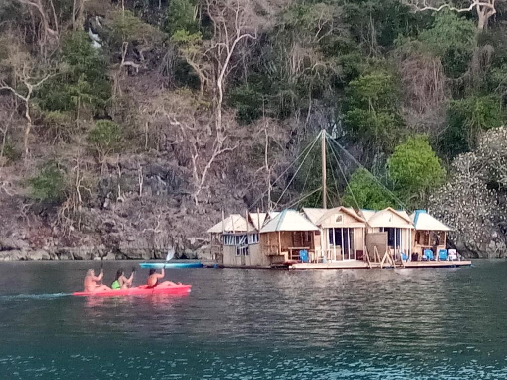 Сьюит (Люкс с видом на море), Paolyn Floating House Restaurant